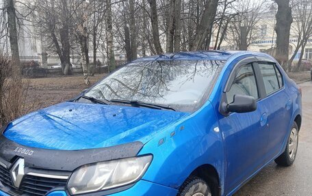 Renault Logan II, 2015 год, 530 000 рублей, 2 фотография