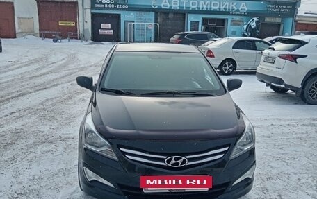 Hyundai Solaris II рестайлинг, 2015 год, 1 100 000 рублей, 3 фотография