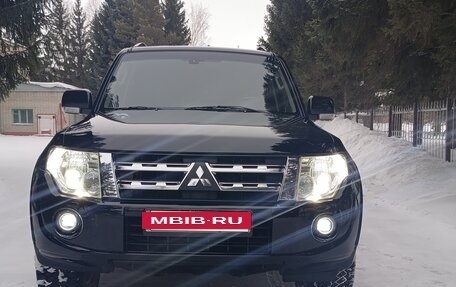 Mitsubishi Pajero IV, 2011 год, 1 920 000 рублей, 2 фотография