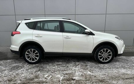 Toyota RAV4, 2018 год, 2 700 000 рублей, 4 фотография