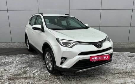 Toyota RAV4, 2018 год, 2 700 000 рублей, 3 фотография