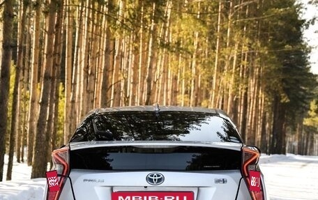 Toyota Prius IV XW50, 2016 год, 1 444 444 рублей, 10 фотография