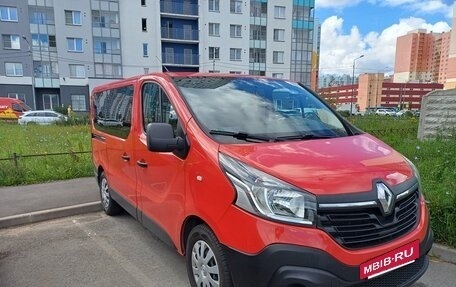 Renault Trafic, 2016 год, 2 350 000 рублей, 2 фотография