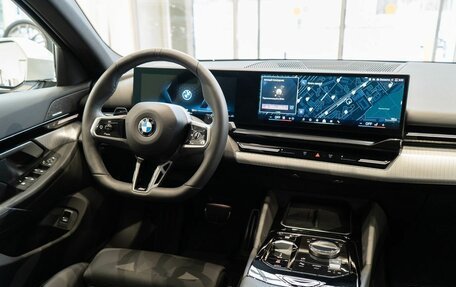 BMW 5 серия, 2024 год, 10 390 000 рублей, 13 фотография