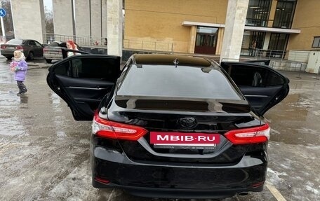 Toyota Camry, 2021 год, 3 150 000 рублей, 2 фотография