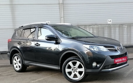 Toyota RAV4, 2015 год, 1 939 000 рублей, 3 фотография