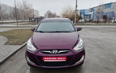 Hyundai Solaris II рестайлинг, 2010 год, 670 000 рублей, 7 фотография