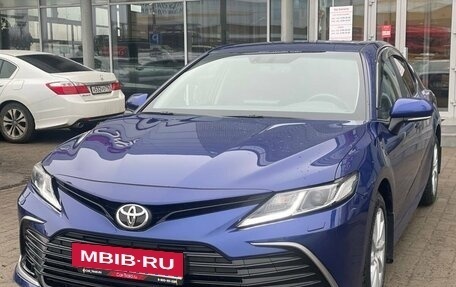 Toyota Camry, 2021 год, 2 990 000 рублей, 2 фотография