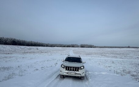 Toyota Land Cruiser Prado 150 рестайлинг 2, 2016 год, 4 500 000 рублей, 5 фотография