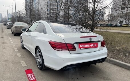 Mercedes-Benz E-Класс, 2014 год, 2 500 000 рублей, 4 фотография