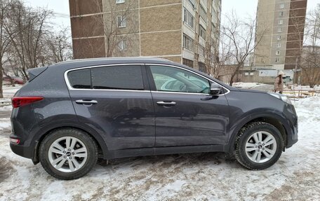 KIA Sportage IV рестайлинг, 2018 год, 2 000 000 рублей, 14 фотография