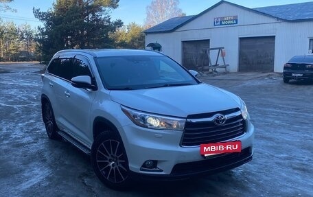 Toyota Highlander III, 2013 год, 2 800 000 рублей, 6 фотография