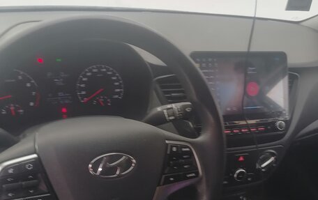 Hyundai Solaris II рестайлинг, 2020 год, 1 680 000 рублей, 2 фотография