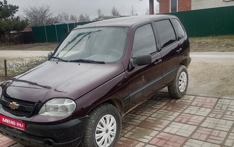 Chevrolet Niva I рестайлинг, 2004 год, 320 000 рублей, 1 фотография