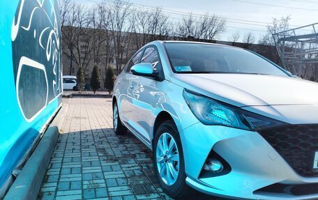 Hyundai Solaris II рестайлинг, 2021 год, 1 600 000 рублей, 2 фотография