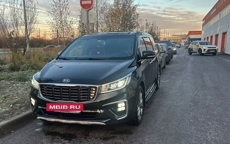 KIA Carnival III, 2018 год, 2 800 000 рублей, 2 фотография