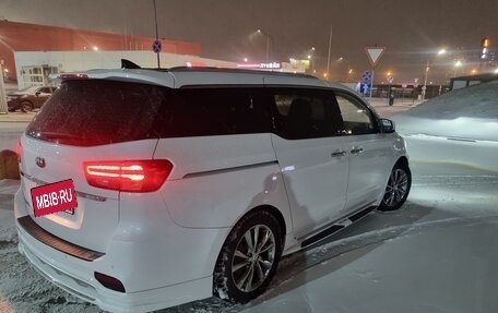 KIA Carnival III, 2019 год, 3 350 000 рублей, 6 фотография