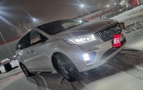 KIA Carnival III, 2019 год, 3 350 000 рублей, 14 фотография