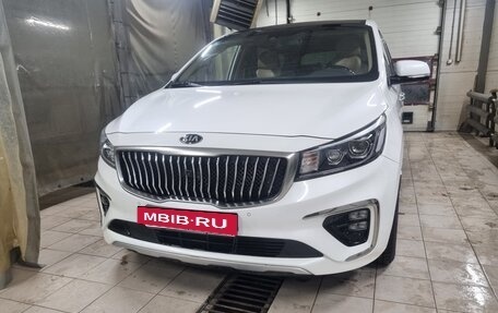 KIA Carnival III, 2019 год, 3 350 000 рублей, 28 фотография