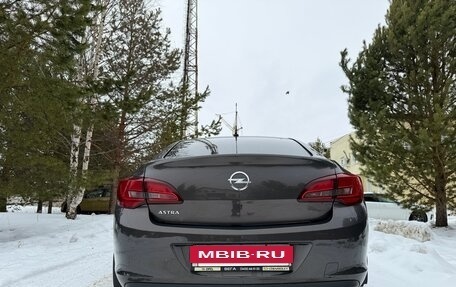 Opel Astra J, 2013 год, 800 000 рублей, 3 фотография
