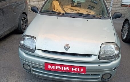 Renault Clio III, 2000 год, 350 000 рублей, 1 фотография