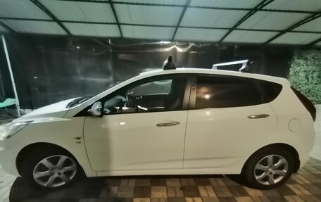 Hyundai Solaris II рестайлинг, 2012 год, 850 000 рублей, 3 фотография