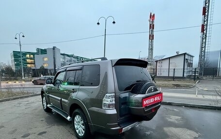 Mitsubishi Pajero IV, 2014 год, 2 650 000 рублей, 3 фотография