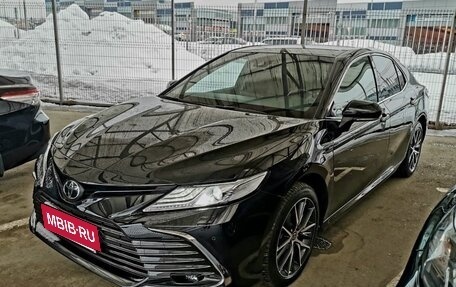 Toyota Camry, 2021 год, 3 300 000 рублей, 1 фотография