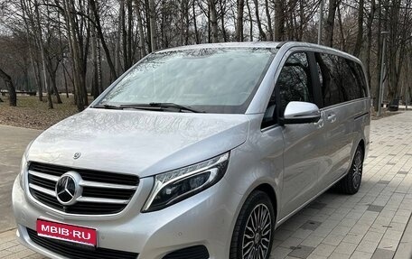 Mercedes-Benz V-Класс, 2019 год, 5 700 000 рублей, 1 фотография