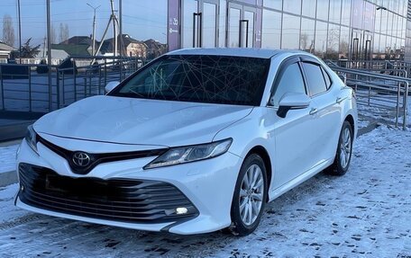 Toyota Camry, 2018 год, 2 450 000 рублей, 3 фотография