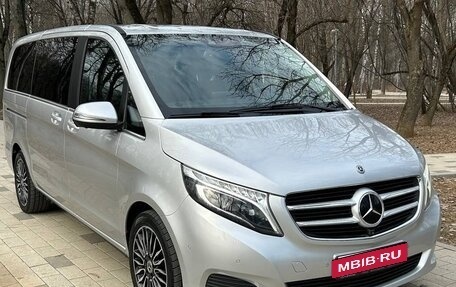 Mercedes-Benz V-Класс, 2019 год, 5 700 000 рублей, 3 фотография