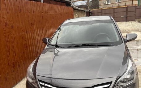 Hyundai Solaris II рестайлинг, 2015 год, 1 200 000 рублей, 4 фотография