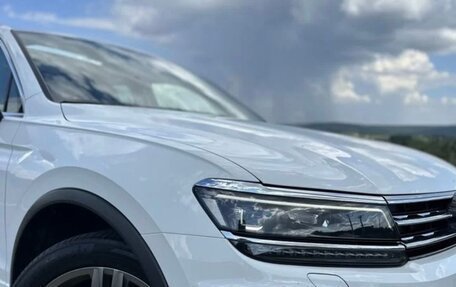 Volkswagen Tiguan II, 2018 год, 3 800 000 рублей, 12 фотография