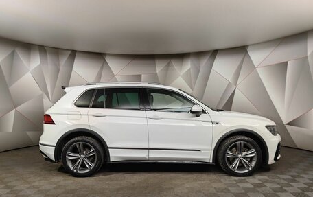 Volkswagen Tiguan II, 2018 год, 3 065 150 рублей, 6 фотография