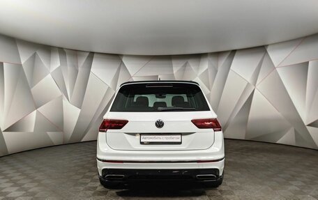 Volkswagen Tiguan II, 2018 год, 3 065 150 рублей, 8 фотография