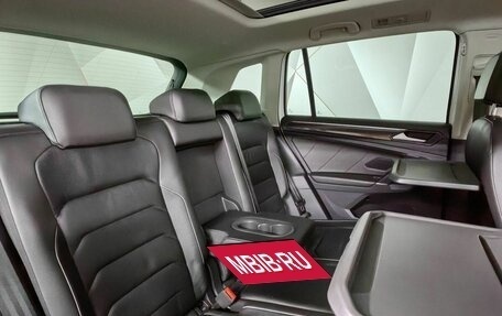 Volkswagen Tiguan II, 2018 год, 3 065 150 рублей, 13 фотография