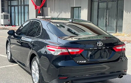 Toyota Camry, 2022 год, 2 500 000 рублей, 4 фотография