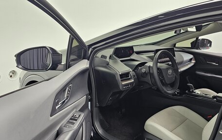 Toyota Prius IV XW50, 2024 год, 3 920 000 рублей, 7 фотография