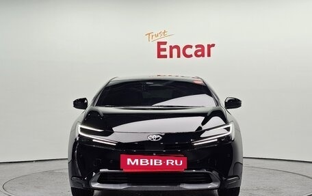 Toyota Prius IV XW50, 2024 год, 3 920 000 рублей, 3 фотография