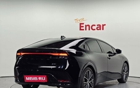 Toyota Prius IV XW50, 2024 год, 3 920 000 рублей, 2 фотография