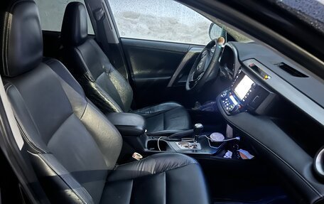 Toyota RAV4, 2017 год, 2 950 000 рублей, 3 фотография
