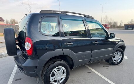 Chevrolet Niva I рестайлинг, 2017 год, 650 000 рублей, 3 фотография