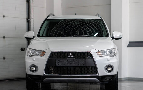 Mitsubishi Outlander III рестайлинг 3, 2010 год, 1 530 000 рублей, 2 фотография