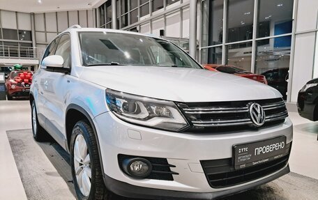 Volkswagen Tiguan I, 2016 год, 1 870 000 рублей, 3 фотография