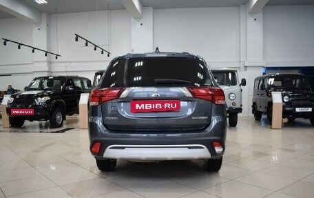 Mitsubishi Outlander III рестайлинг 3, 2019 год, 2 300 000 рублей, 6 фотография