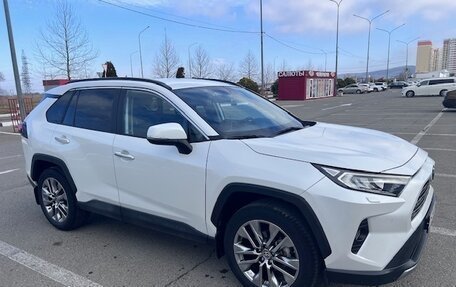 Toyota RAV4, 2020 год, 3 200 000 рублей, 3 фотография