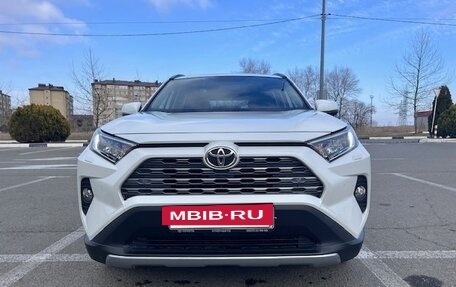 Toyota RAV4, 2020 год, 3 200 000 рублей, 2 фотография