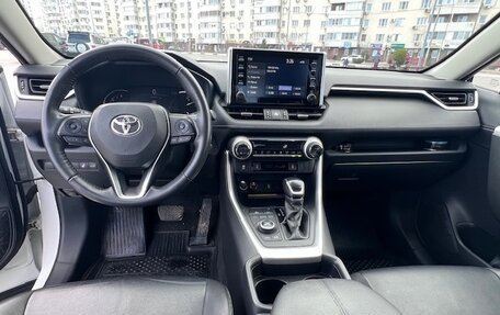 Toyota RAV4, 2020 год, 3 200 000 рублей, 12 фотография