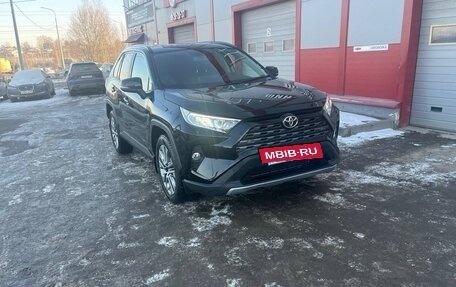 Toyota RAV4, 2020 год, 2 950 000 рублей, 2 фотография