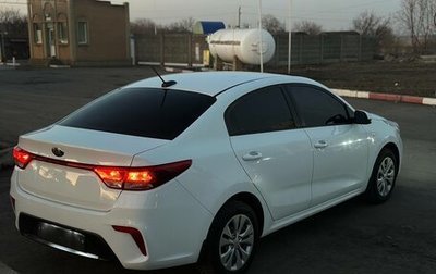 KIA Rio IV, 2018 год, 955 000 рублей, 1 фотография